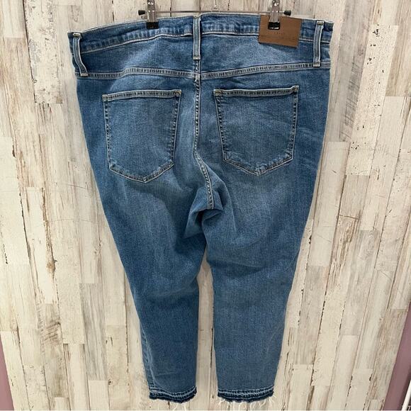 JCrew Mercantile Slim boyfriend jean with distressed details Frayed Hem L0871 - Picture 5 of 10